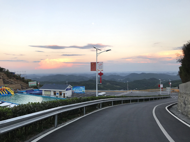 湖南邵阳隆回县 太阳能物联网智慧路灯项目(图2)