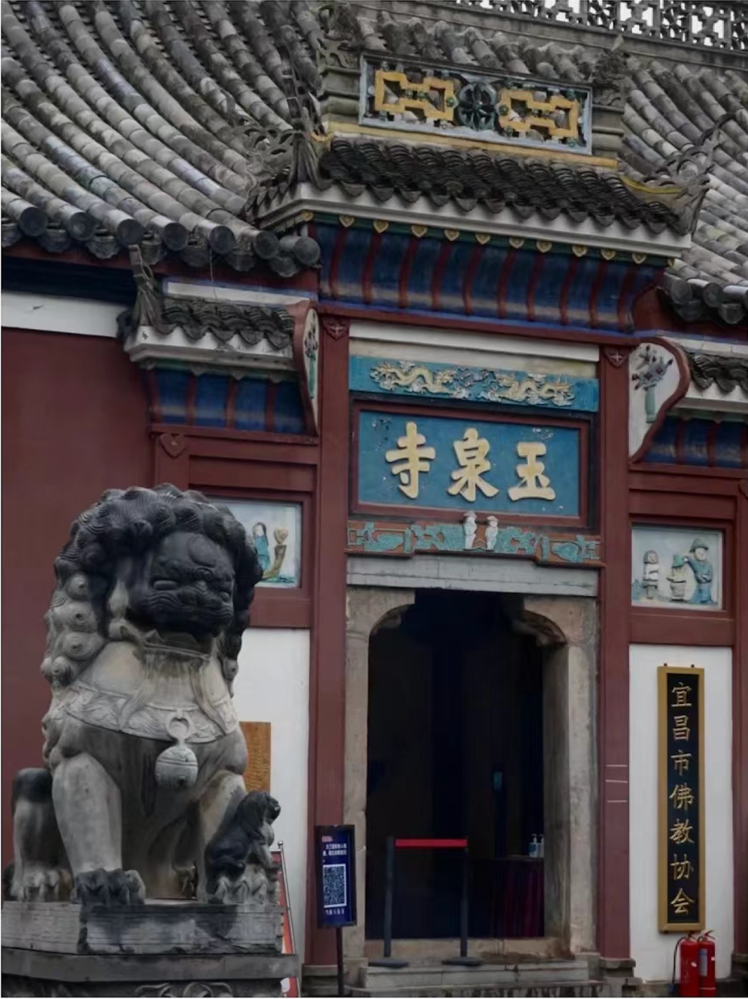 现在代智慧路灯点亮千年古刹(图1) 现在代智慧路灯点亮千年古刹(图1)